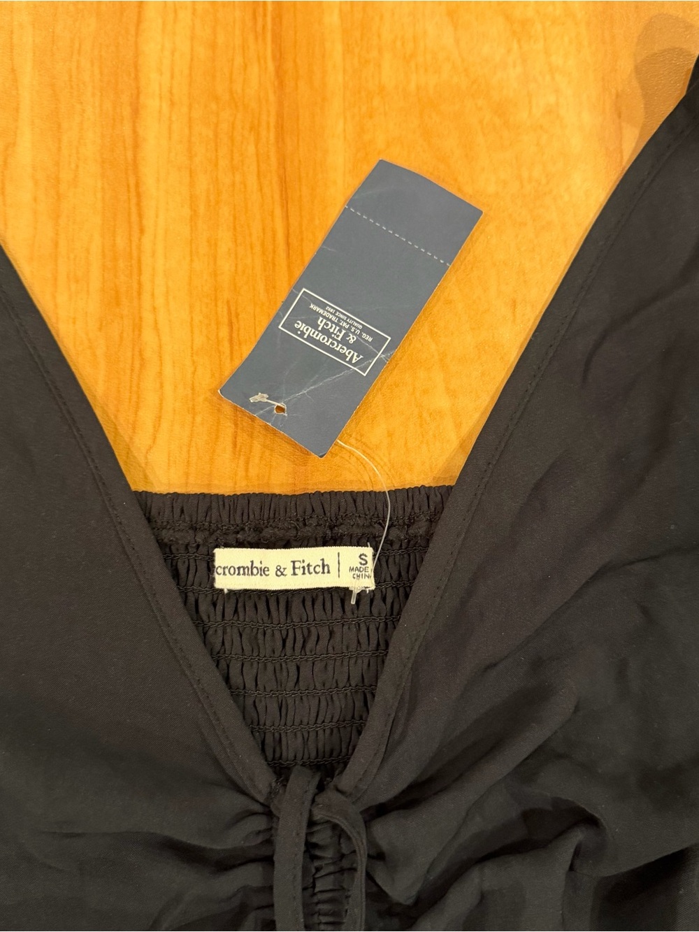 Abercrombie & Fitch Cinch Front Puff Sleeve Top Black S NWT - Picture 4 of 7